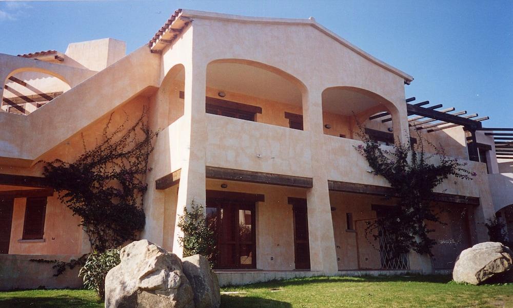 Le Corti Di Marinella Aparthotel Marinella  Exterior foto