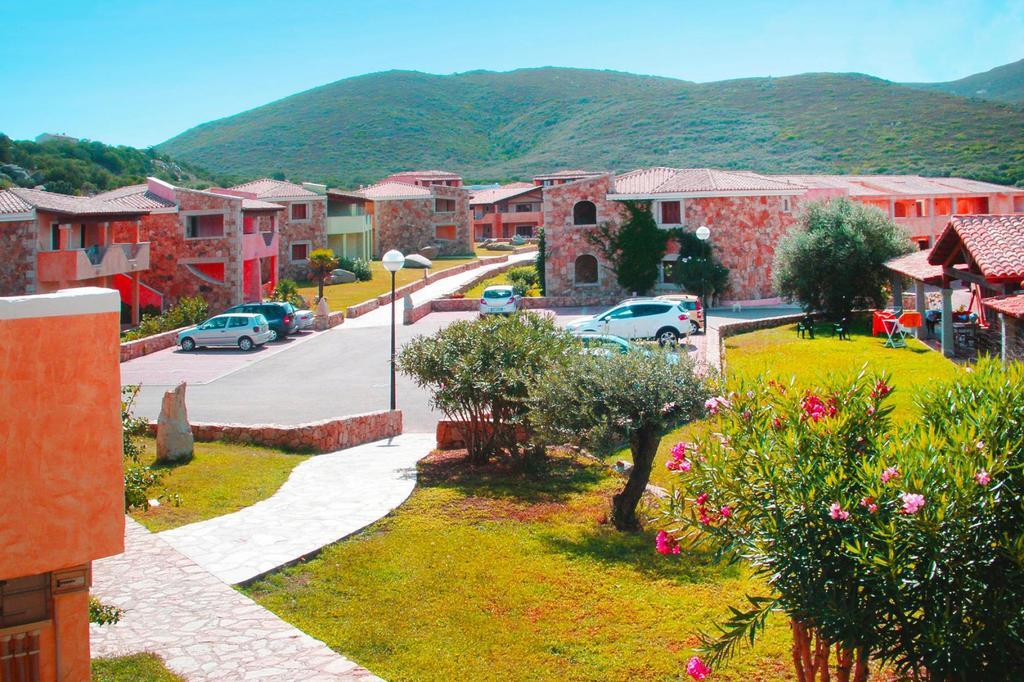 Le Corti Di Marinella Aparthotel Marinella  Exterior foto